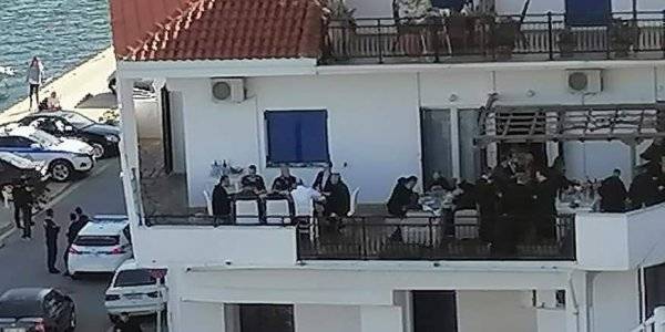 ΣΥΡΙΖΑ Ικαρίας για γεύμα Μητσοτάκη: Συνωστισμός δεκάδων ανθρώπων σε μια βεράντα
