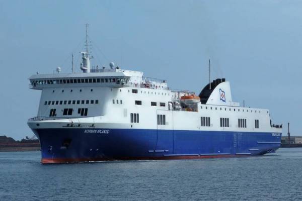 Πολιορκητικό κλοιό γύρω από το Norman Atlantic προσπαθούν να κάνουν επτά πλοία