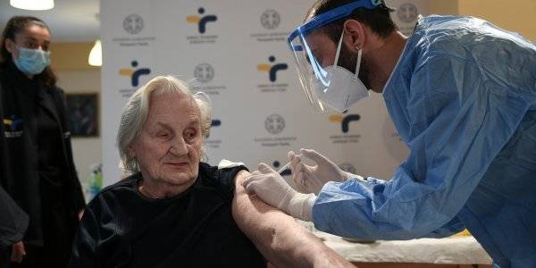 Εμβόλιο - Κορονοϊός: 60.000 ραντεβού σε 24 ώρες από τους άνω των 85 ετών