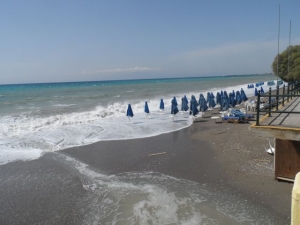 Βίντεο με κύματα στην παραλία της Καλαμάτας 