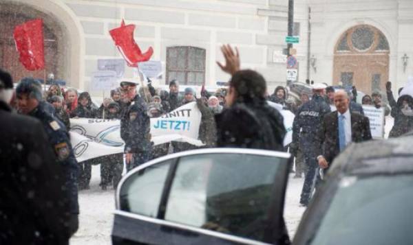 Θερμή υποδοχή Τσίπρα στην Αυστρία