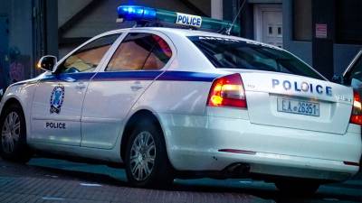Στον ανακριτή η 47χρονη πρώην εστεμμένη καλλιστείων που κρατείται για καταδίωξη και τραυματισμό ζευγαριού (βίντεο)