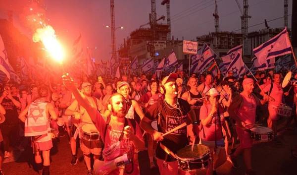 Συνεχίζονται οι διαδηλώσεις στο Ισραήλ κατά της αμφιλεγόμενης μεταρρύθμισης του δικαστικού συστήματος