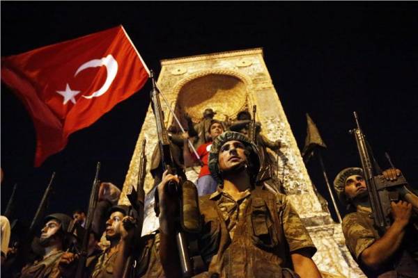 Η νύχτα της απόπειρας πραξικοπήματος στην Τουρκία