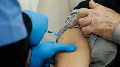 Άνοιξε η πλατφόρμα των ραντεβού εμβολιασμού για την ηλικιακή ομάδα 80-84 ετών