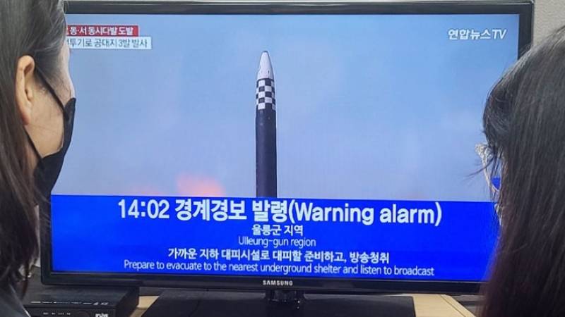 Η Β. Κορέα εκτόξευσε πάνω από 10 πυραύλους - Η αντίδραση της Ν. Κορέας