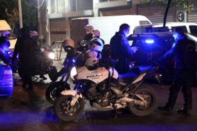 Πυροβολισμοί κατά αστυνομικών στη λεωφόρο Παιανίας Μαρκοπούλου