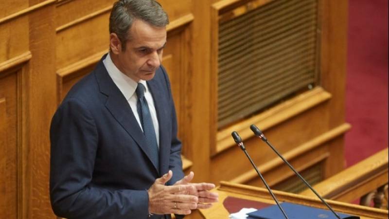 Ο πρωθυπουργός απαντά στην επίκαιρη ερώτηση Τσίπρα για την πανδημία