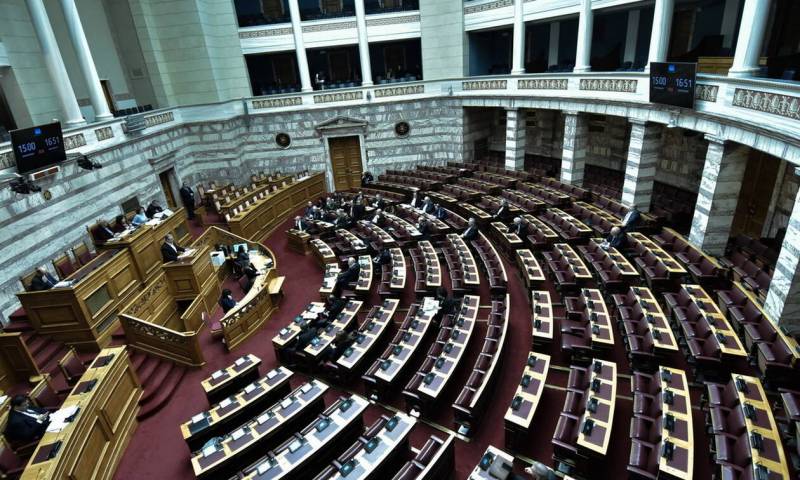 Βουλή: Ψηφίζεται σήμερα το επίδομα γέννησης ύψους 2.000 ευρώ