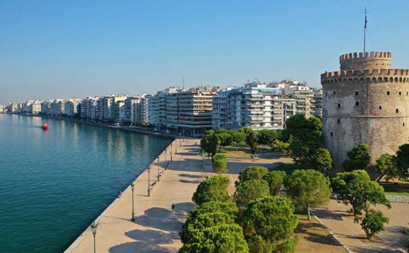 Ο κορονοϊός διώχνει τους Θεσσαλονικείς από τον κέντρο της πόλης