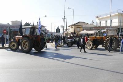 Το μπλόκο του Ασπροχώματος κατά του Θανάση Πετράκου 