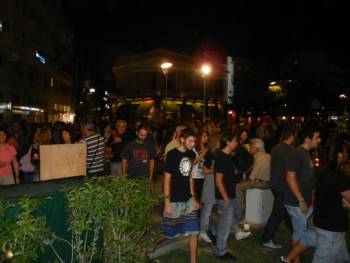 Σε εξέλιξη αντιφασιστική συγκέντρωση στην Καλαμάτα (βίντεο)