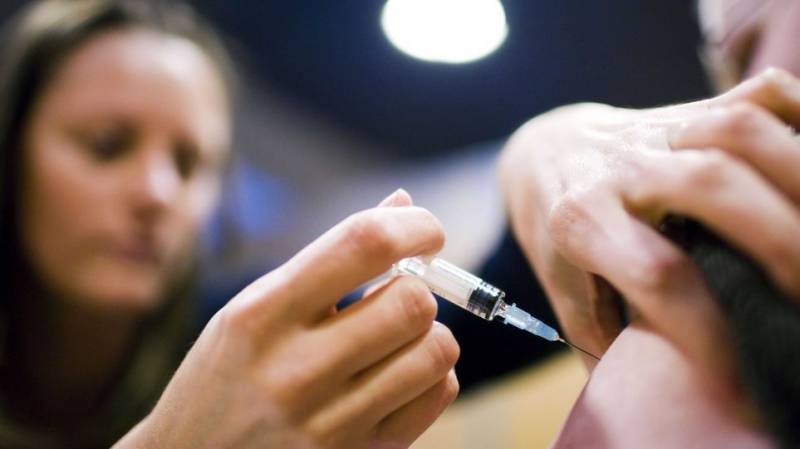 Covid-19: Θέμα χρόνου η κυκλοφορία του εμβολίου - Διατηρούν τις επιφυλάξεις τους οι ειδικοί