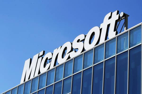 Η Microsoft καταργεί περίπου 1.000 θέσεις εργασίας