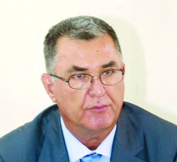 Τζανέτος Καραμίχας- πρόεδρος ΠΑΣΕΓΕΣ: "Να ενωθούν οι δυνάμεις της παραγωγής ελαιολάδου"