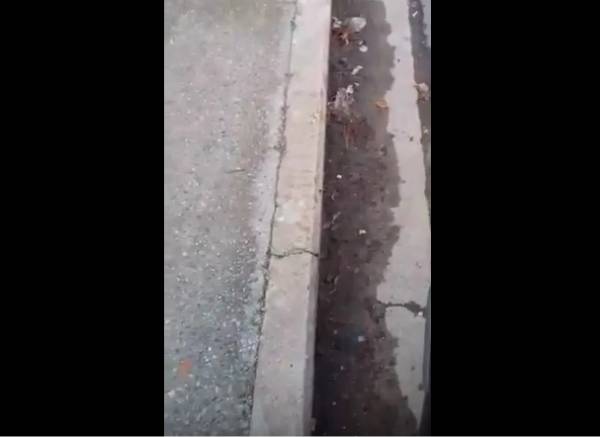 Παράπονα για το πεζοδρόμιο στην Ακρίτα (βίντεο)