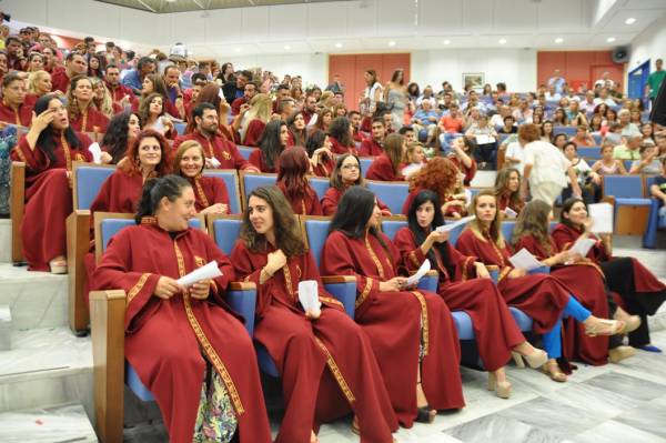 Ορκίστηκαν σήμερα 59 απόφοιτοι του ΤΕΙ Πελοποννήσου στην Καλαμάτα (βίντεο και φωτογραφίες)