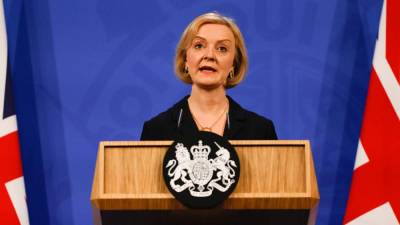 Βρετανία: «Μετράει αντίστροφα» ο χρόνος για την Λιζ Τρας