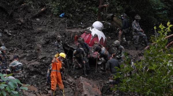 Τόνοι λάσπης πνίγουν τα βόρεια Ιμαλάια στην Ινδία - Δεκάδες οι νεκροί