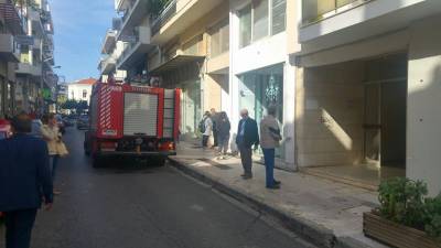 Αναστάτωση από καπνούς σε πολυκατοικία στο κέντρο της Καλαμάτας