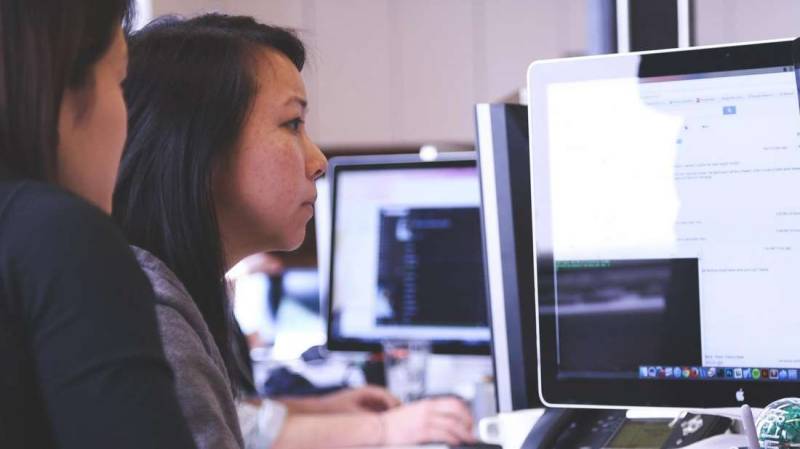 Οι γυναίκες καλύπτουν μόλις το 25% των θέσεων εργασίας στον τομέα της τεχνολογίας