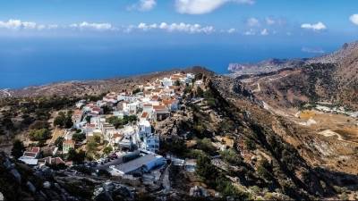 Νίσυρος: Επίδομα γέννησης 3.000 ευρώ για κάθε νέο παιδί στο νησί από τον δήμο