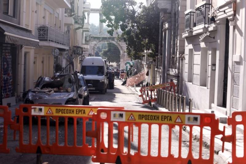 Εκρηξη στην Πλάκα: Θαμμένες σωληνώσεις και υδρορροές στο μικροσκόπιο (βίντεο)