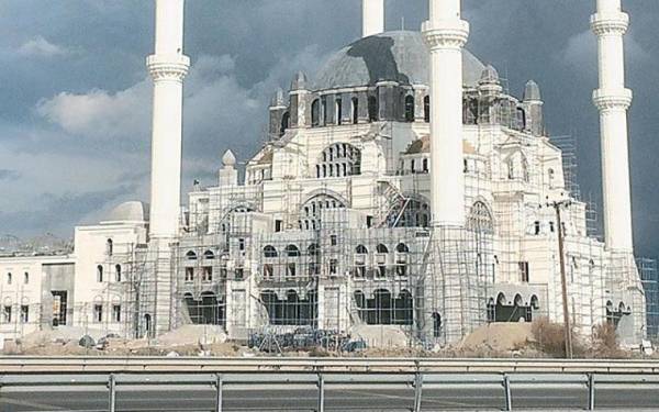 Κύπρος: Ο Ερντογάν θα εγκαινιάσει τεράστιο τέμενος στα κατεχόμενα