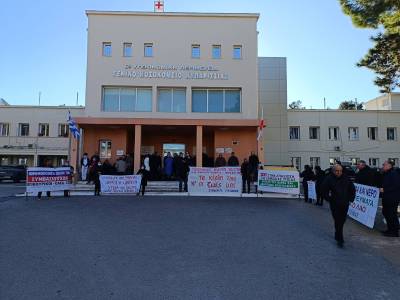 Διαμαρτυρία συνταξιούχων σε Καλαμάτα και Κυπαρισσία για τις ελλείψεις στις δομές υγείας