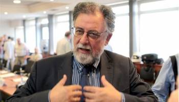 Διαψεύδει ο Γ.Πανούσης πληροφορίες περί διαφοροποίησης για το δημοψήφισμα