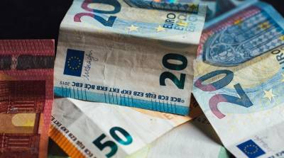 Αντίστροφη μέτρηση για την πληρωμή του έκτακτου επιδόματος παιδιού (Βίντεο)