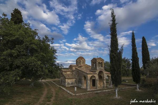 Γνωρίζοντας τον βυζαντινό ναό Ζωοδόχου Πηγής (Σαμαρίνα) στην Καλογερόρραχη Μεσσηνίας (βίντεο-φωτογραφίες)