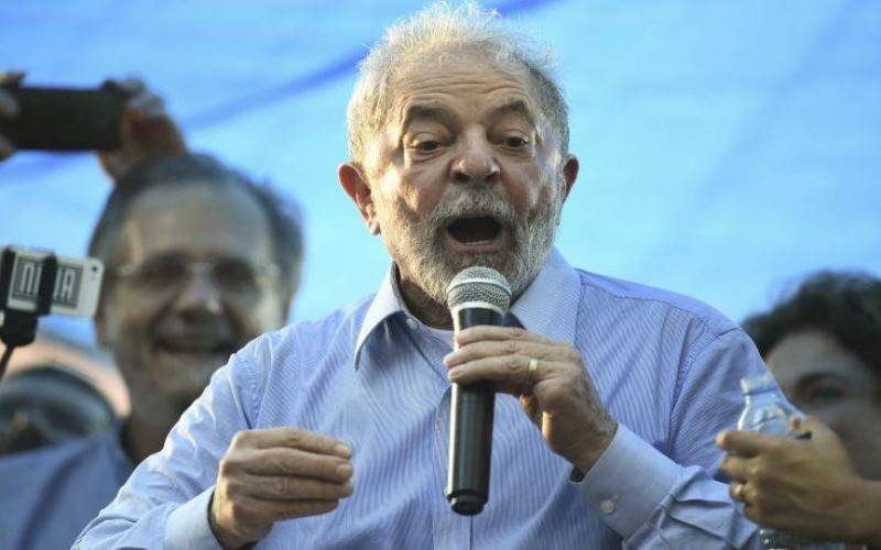 Δεν επιτρέπουν στον Λούλα να ψηφίσει στις προεδρικές στη Βραζιλία