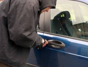 Απόπειρα κλοπής αυτοκινήτου στην Κόρινθο