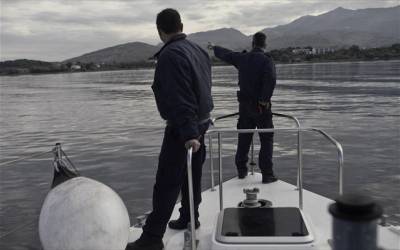 Έρευνες δυτικά της Πύλου για τον εντοπισμό λέμβου με πρόσφυγες