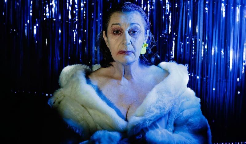 «Συν Ένα – Μιχάλης Τούμπουρος»: «Ο μύθος της κατσίκας» στο αμφιθέατρο της Φιλαρμονικής