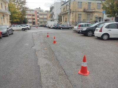 Κώνοι στα πάρκινγκ