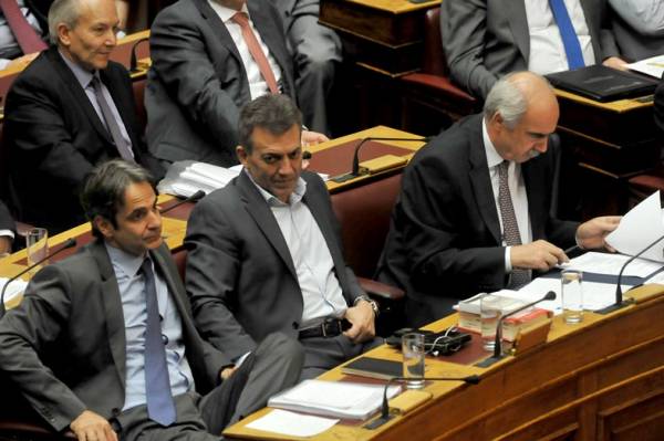 Βρούτσης: "Να παραμείνει στη θέση του προέδρου της ΝΔ ο Μεϊμαράκης"