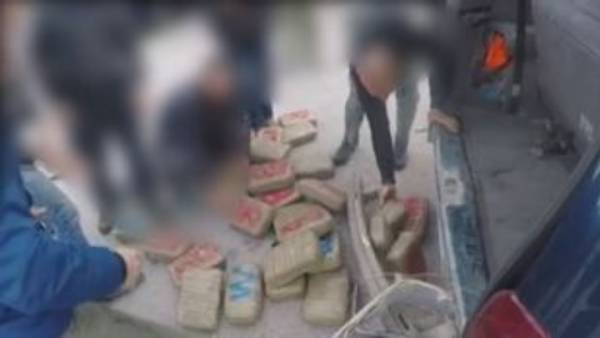 Κατασχέθηκαν 44 κιλά χασίς, κρυμμένα σε ΙΧ 32χρονου Αλβανού
