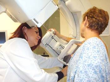 Η Μαρία Ζαφειροπούλου έχει κάνει διπλή μαστεκτομή και συμβουλεύει: «Να ψηλαφίζεις το στήθος σου και να μην ξεχνάς τη μαστογραφία»