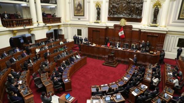Απετράπη νέα πολιτική κρίση στο Περού