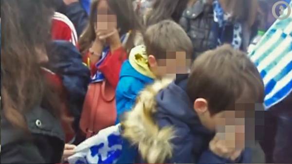 Βίντεο-ντοκουμέντο: Παιδάκια πνίγονται από τα χημικά στο Σύνταγμα (Βίντεο)
