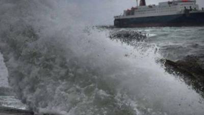 Φορτηγό πλοίο προσάραξε στη θαλάσσια περιοχή του κόλπου Κισσάμου στην Κρήτη - Ο πλοίαρχος έχει αιτηθεί εγκατάλειψη