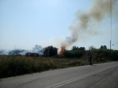 Φωτιά κοντά στο γήπεδο του Ασπροχώματος
