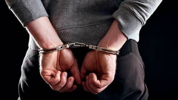 Συνελήφθη 46χρονος εις βάρος του όποιου εκκρεμούσε διεθνές ένταλμα για ανθρωποκτονία