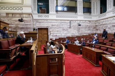 Παρακολουθήσεις: Συνεδριάζει η Επιτροπή Θεσμών και Διαφάνειας