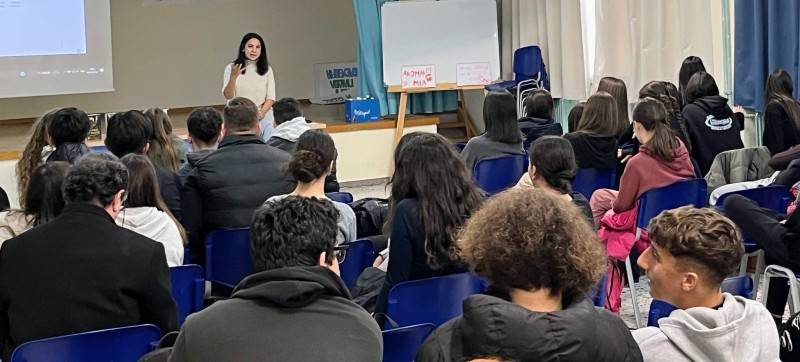 Εκστρατεία φιλαναγνωσίας ξεκίνησε από την Καλαμάτα: Η λογοτεχνία μπαίνει στην τάξη