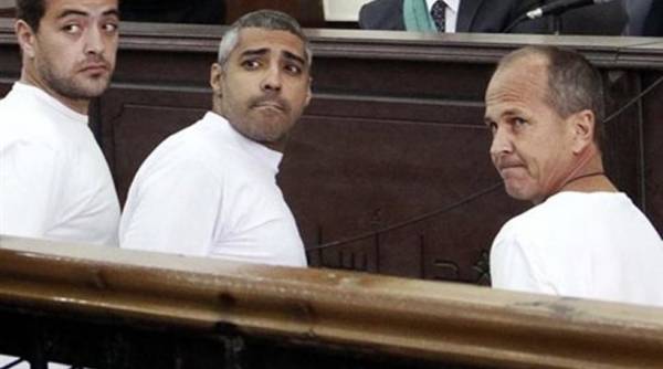 Αίγυπτος: Νέα δίκη για τους δημοσιογράφους του Al Jazeera