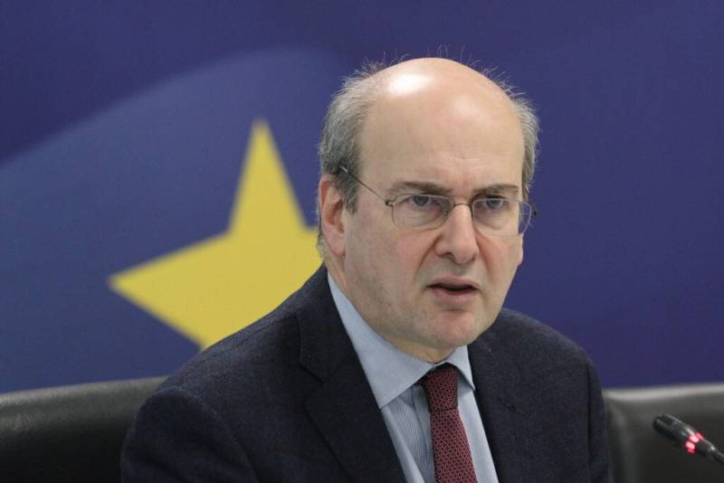 Χατζηδάκης: Με χρήση τεχνητής νοημοσύνης η μείωση της γραφειοκρατίας στο Δημόσιο