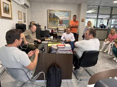 Επισκέψεις Βασιλόπουλου σε τυποποιητικές μονάδες της Καλαμάτας